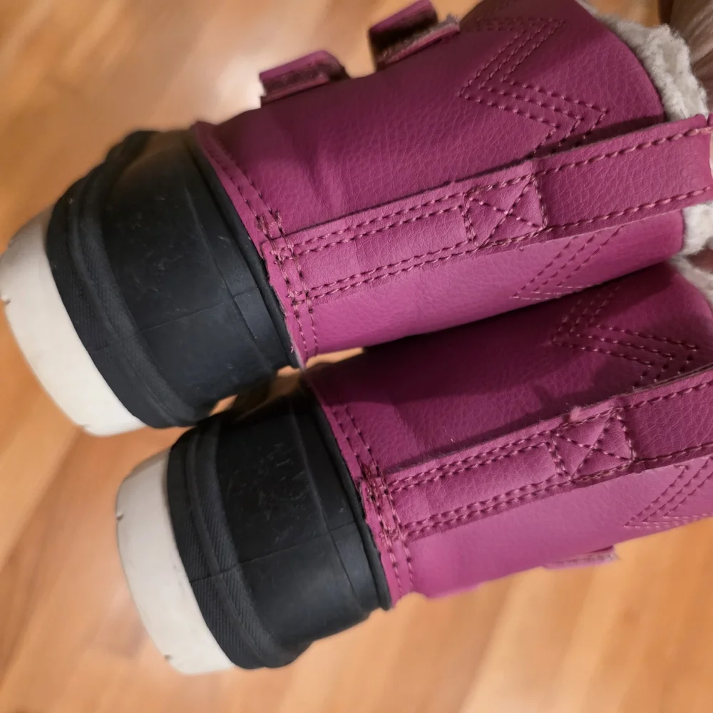 Cat & Jack Girl's Winter Boots